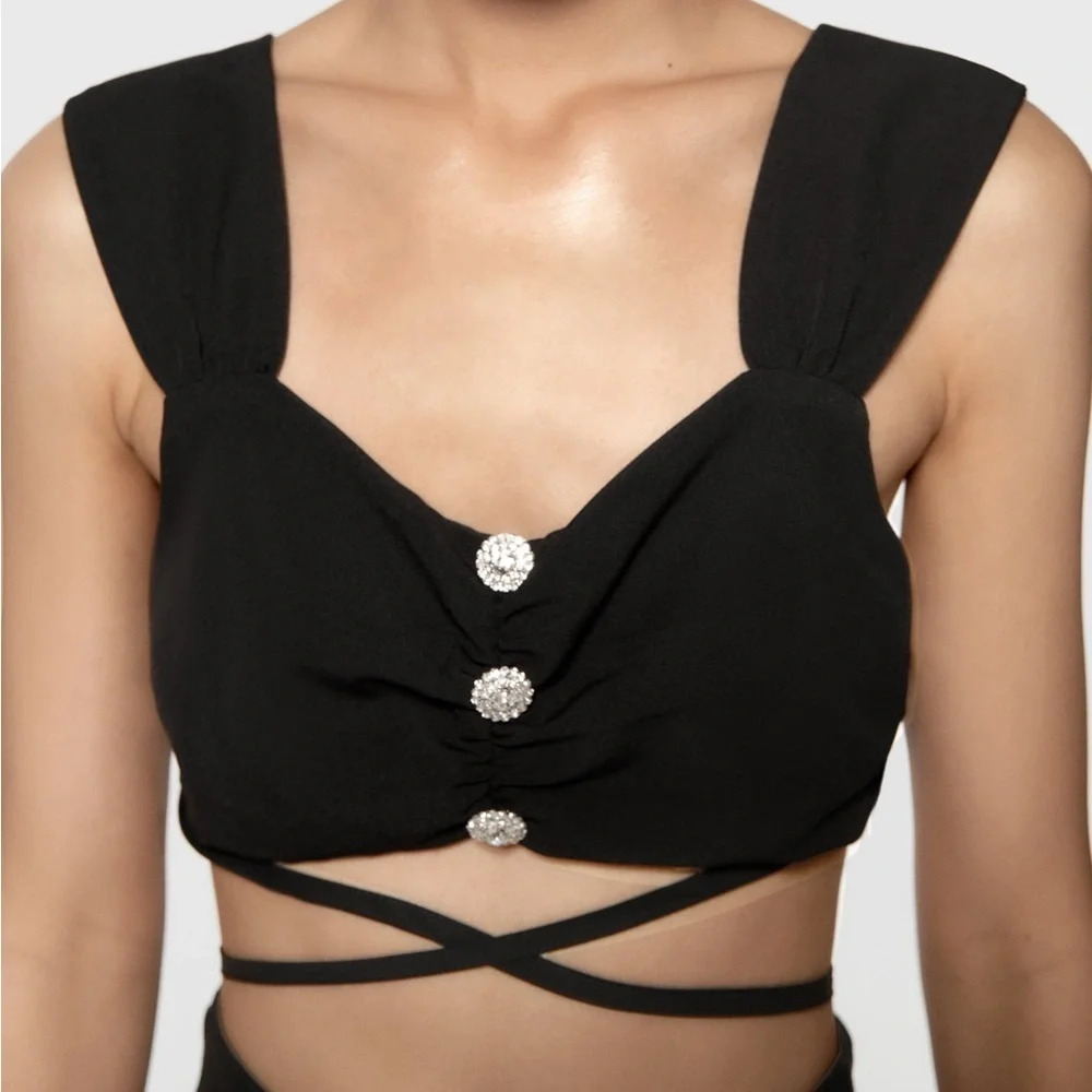 Zara crop top with diamond buttons - Picture 2 of 4